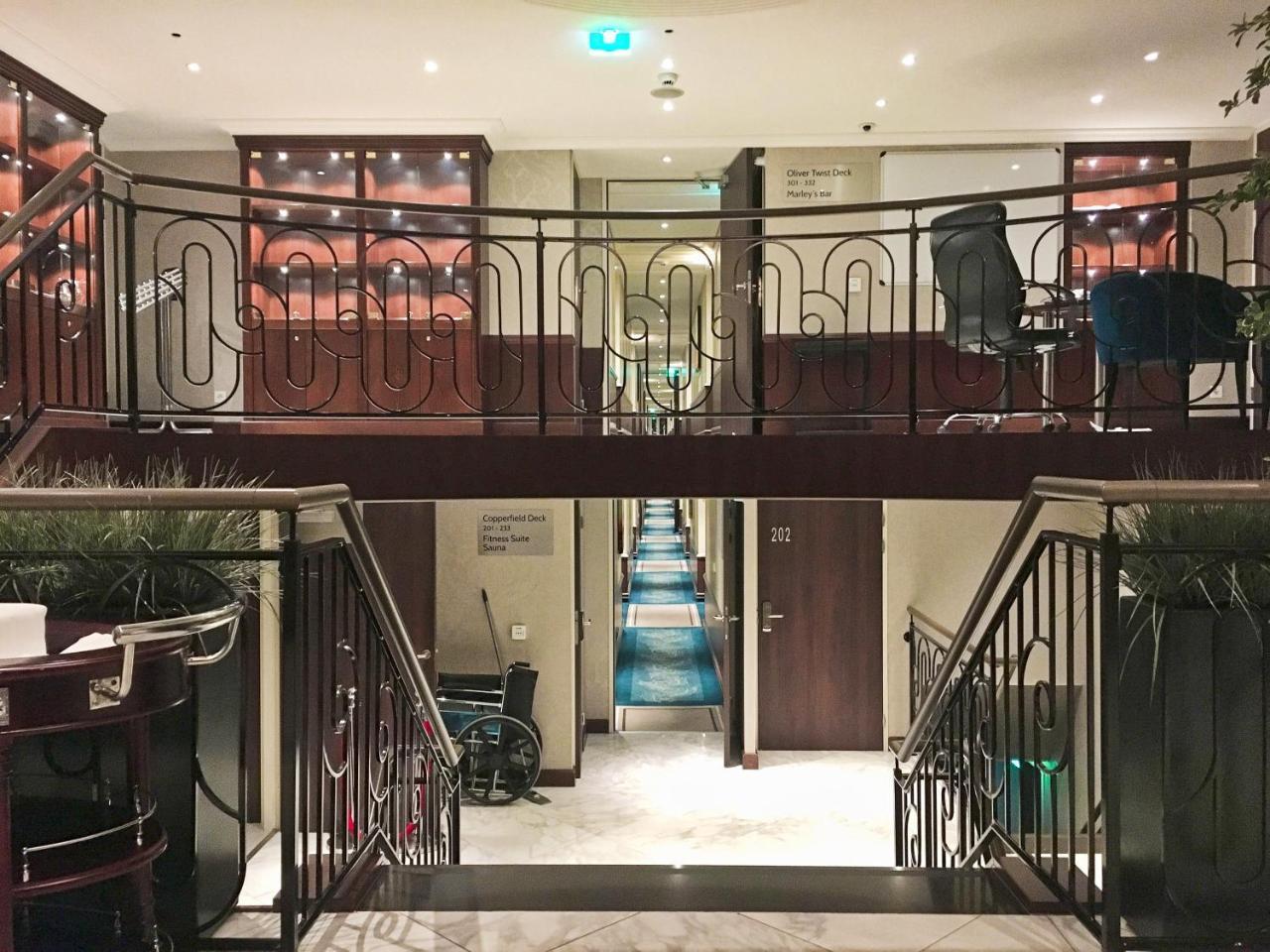 Hotel Select Ms Charles Dickens Neuss Esterno foto