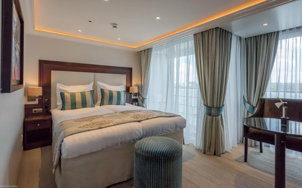 Hotel Select Ms Charles Dickens Neuss Esterno foto