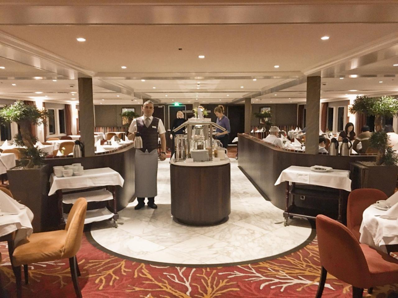 Hotel Select Ms Charles Dickens Neuss Esterno foto