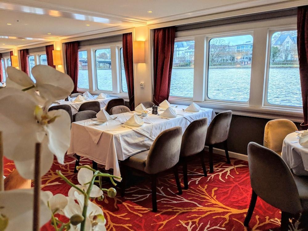 Hotel Select Ms Charles Dickens Neuss Esterno foto