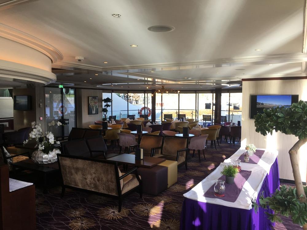 Hotel Select Ms Charles Dickens Neuss Esterno foto